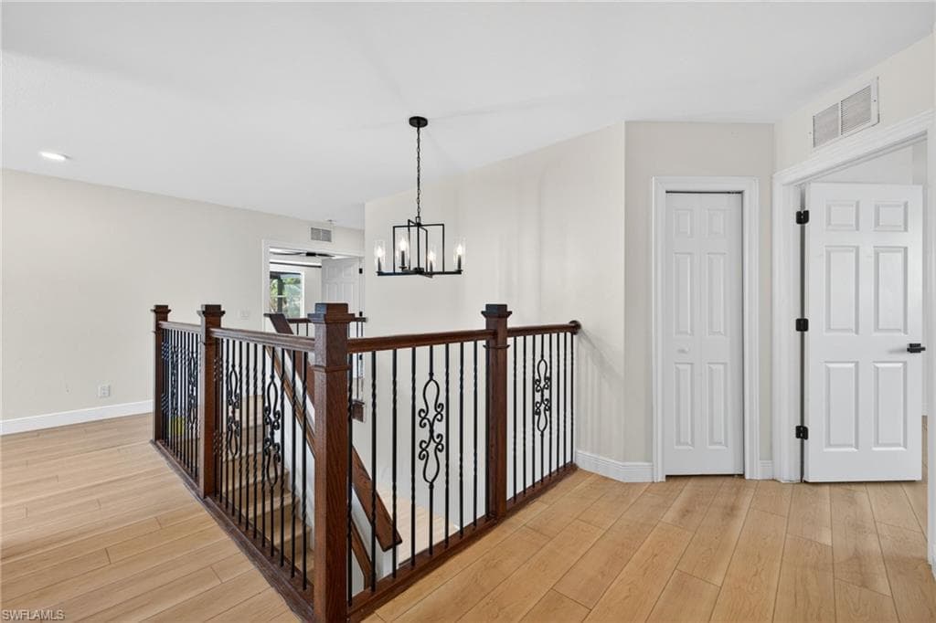 9734 Silvercreek CT-10