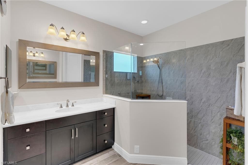 11509 Grey Egret CIR-16