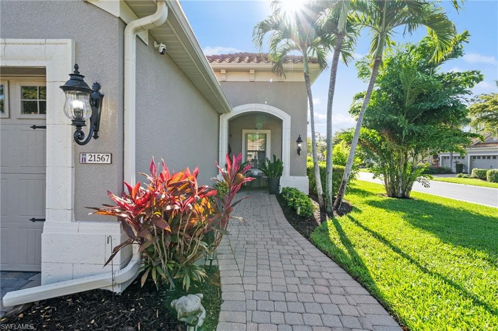 21567 Cascina DR-4