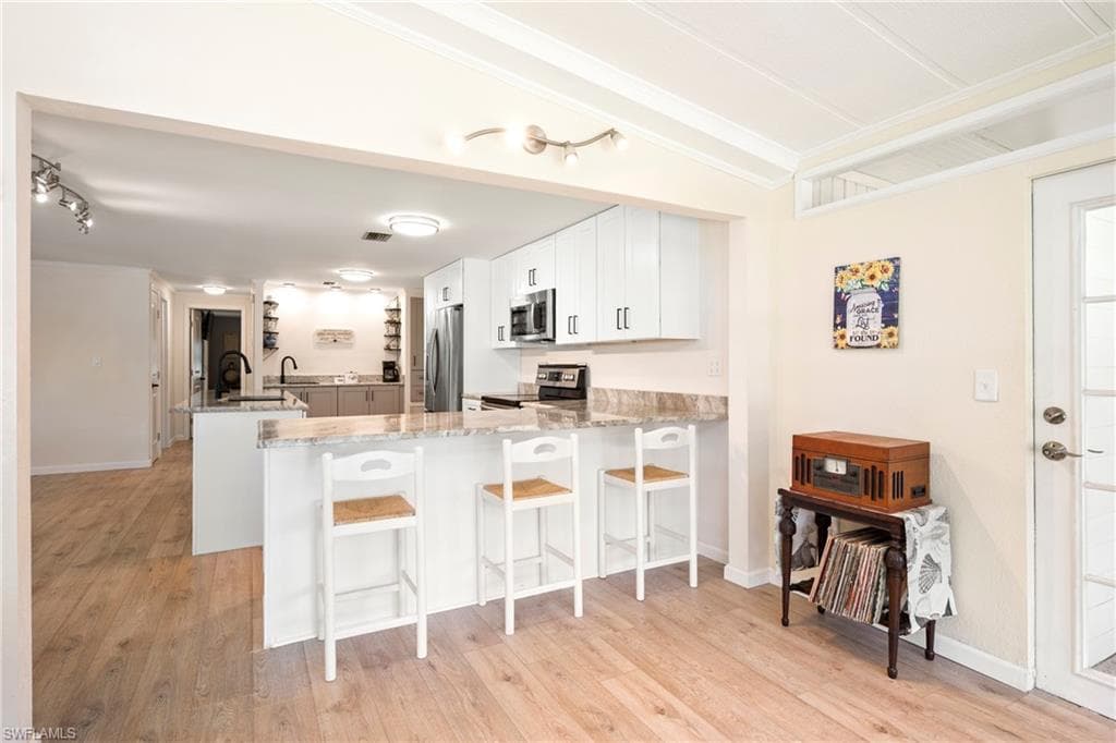 108 Windjammer WAY-9
