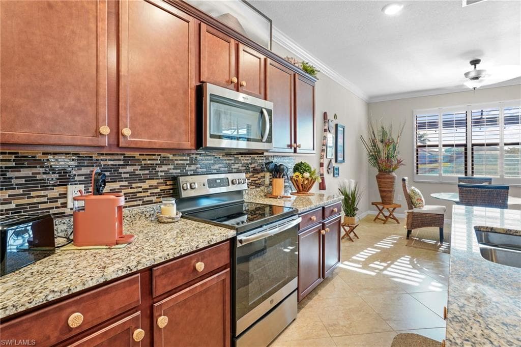 11597 Golden Oak TER-33