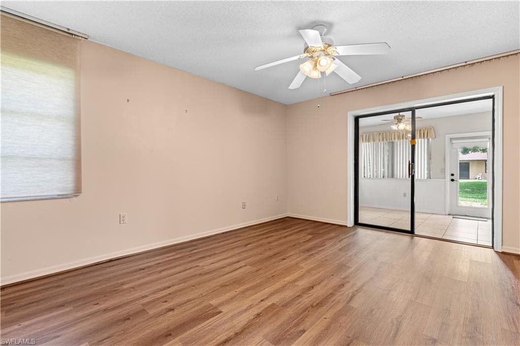 2906 Waterwood DR-23