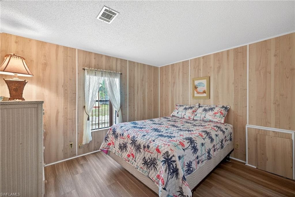 10220 Wales LOOP-13