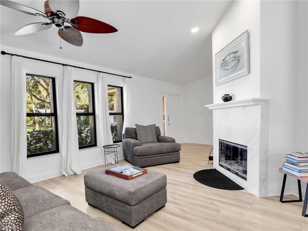 2474 Outrigger LN-7