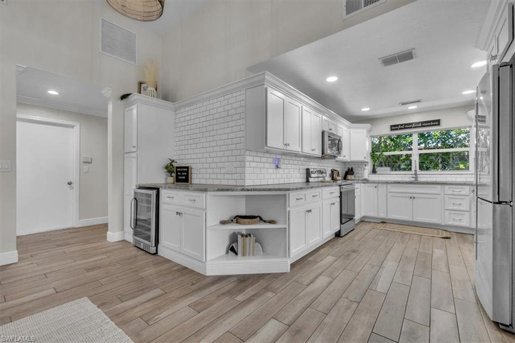 6723 Avenue C-14