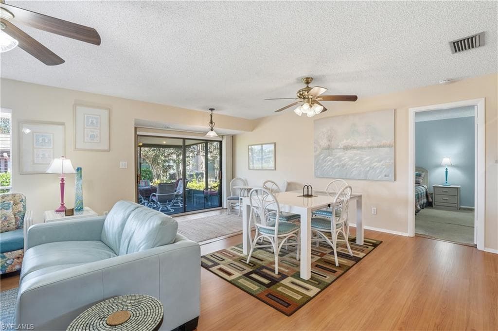 4289 Island CIR 1-12