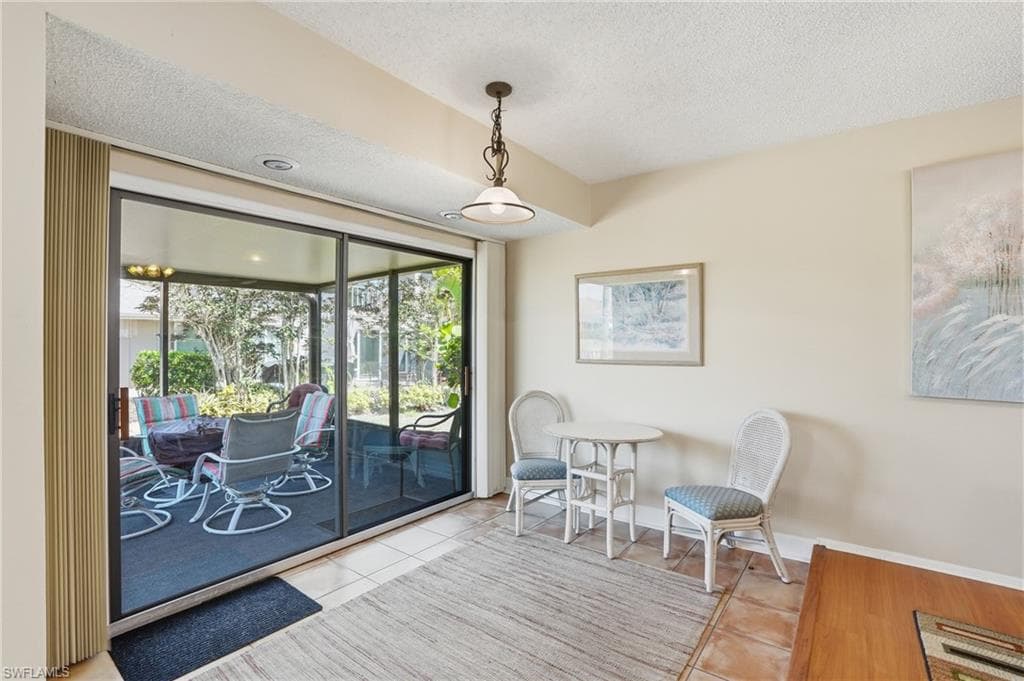 4289 Island CIR 1-11