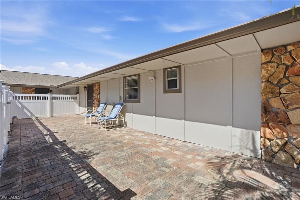 4289 Island CIR 1-6