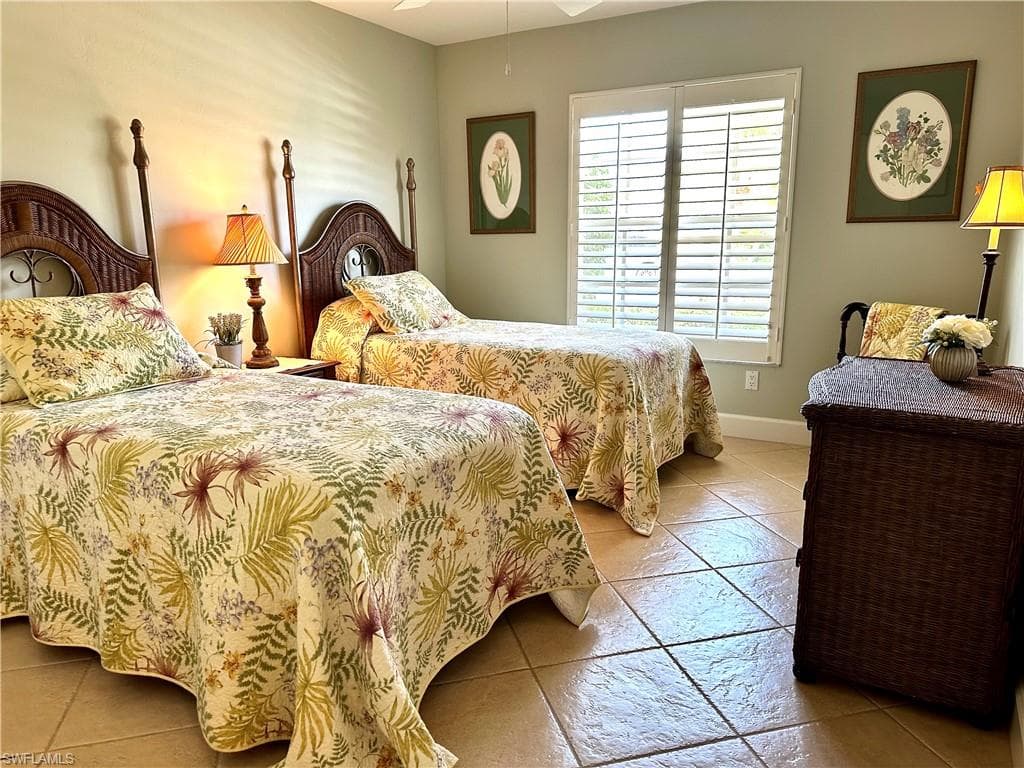12654 Buttonbush PL-25
