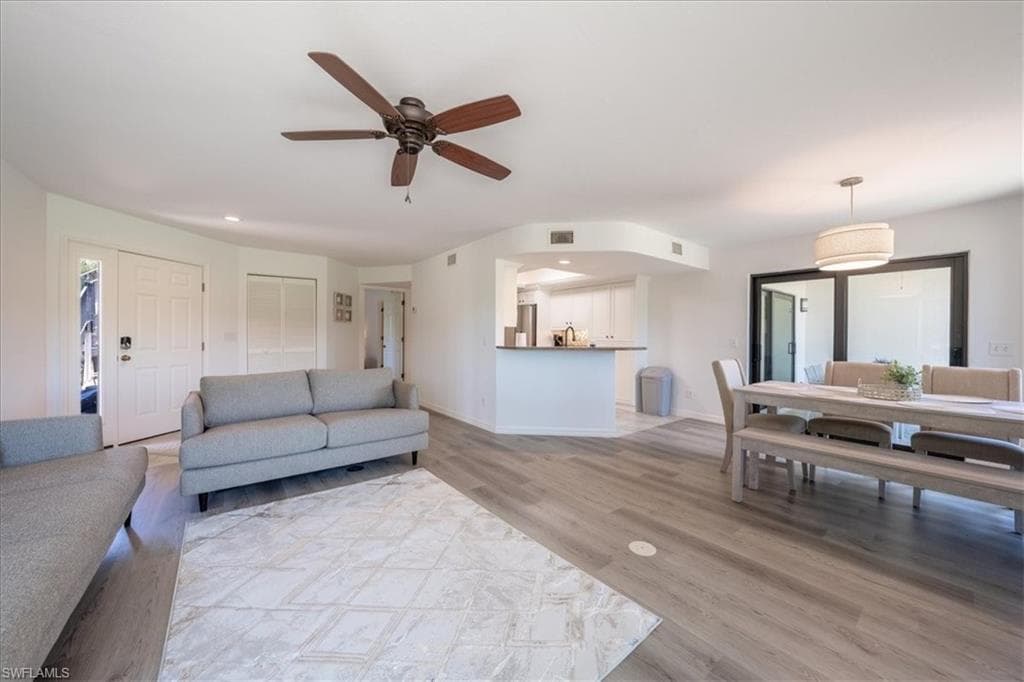 792 Eagle Creek DR 101-8