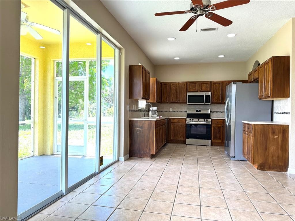 117 Shadow Lakes DR-8