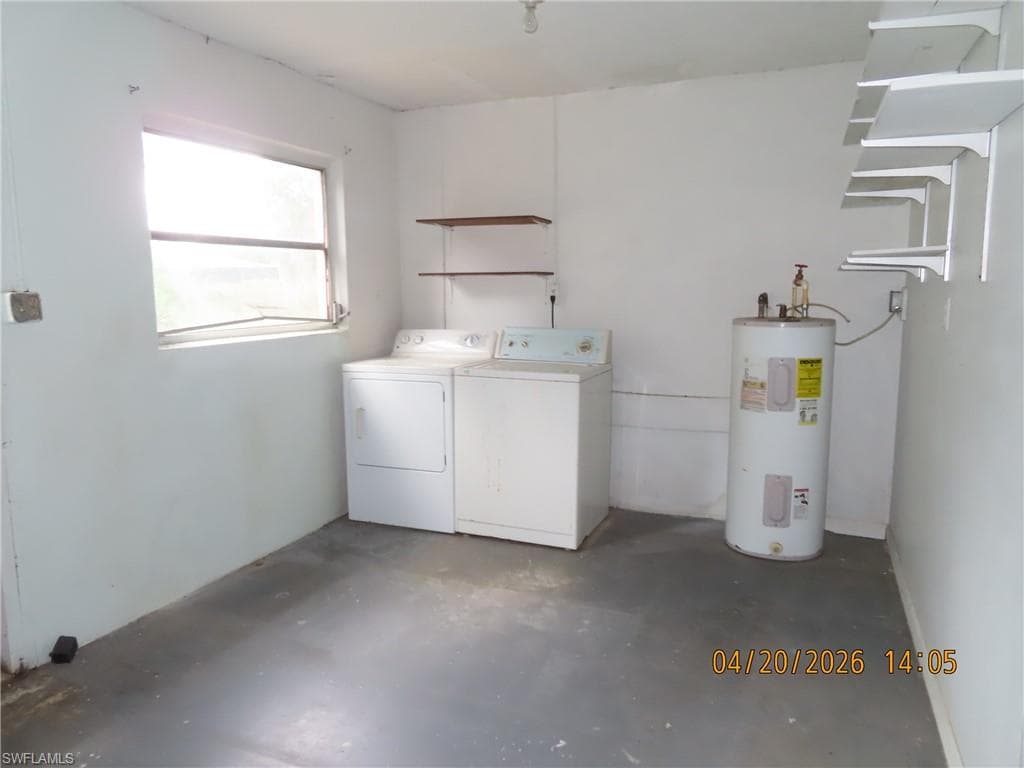 6025 Pine LN-11