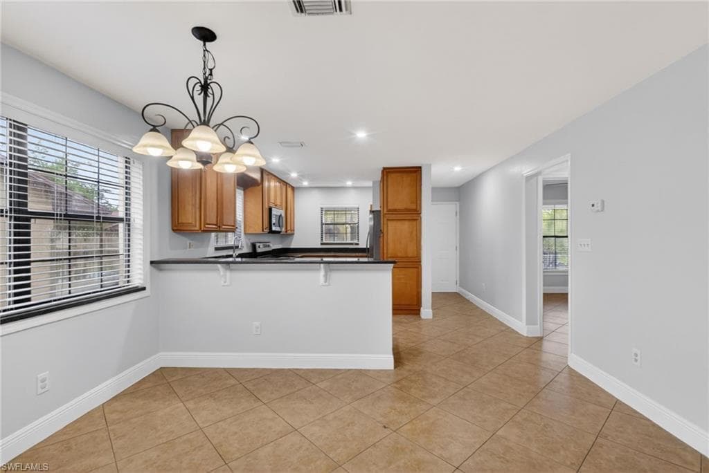 5270 Treetops DR J201-5