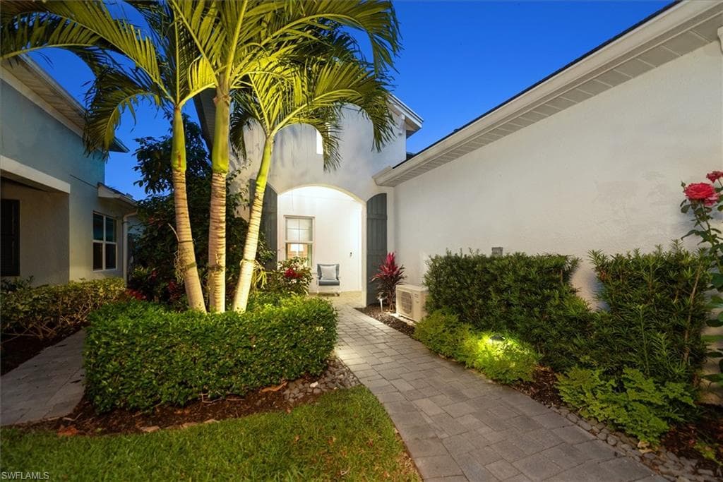 2302 Marquesa CIR-45