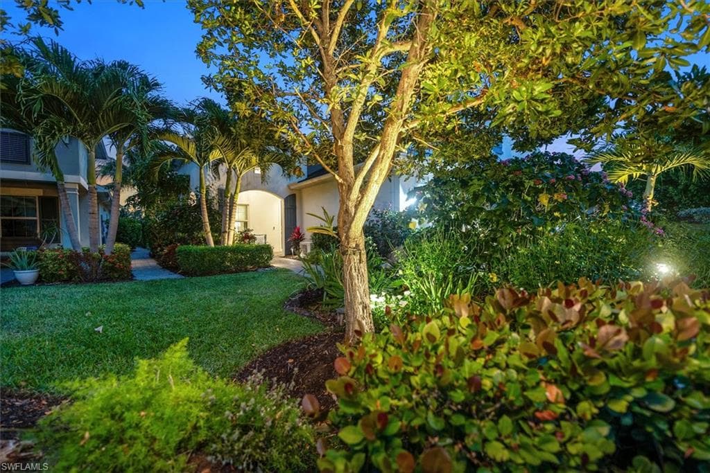 2302 Marquesa CIR-25