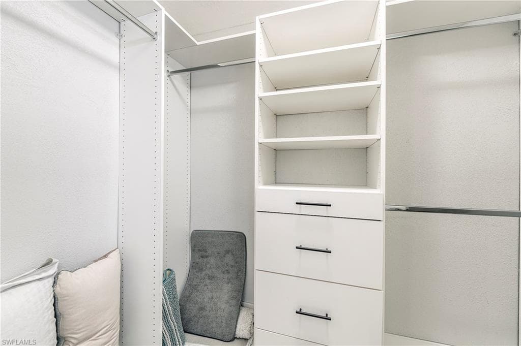14958 Bonaire CIR-25