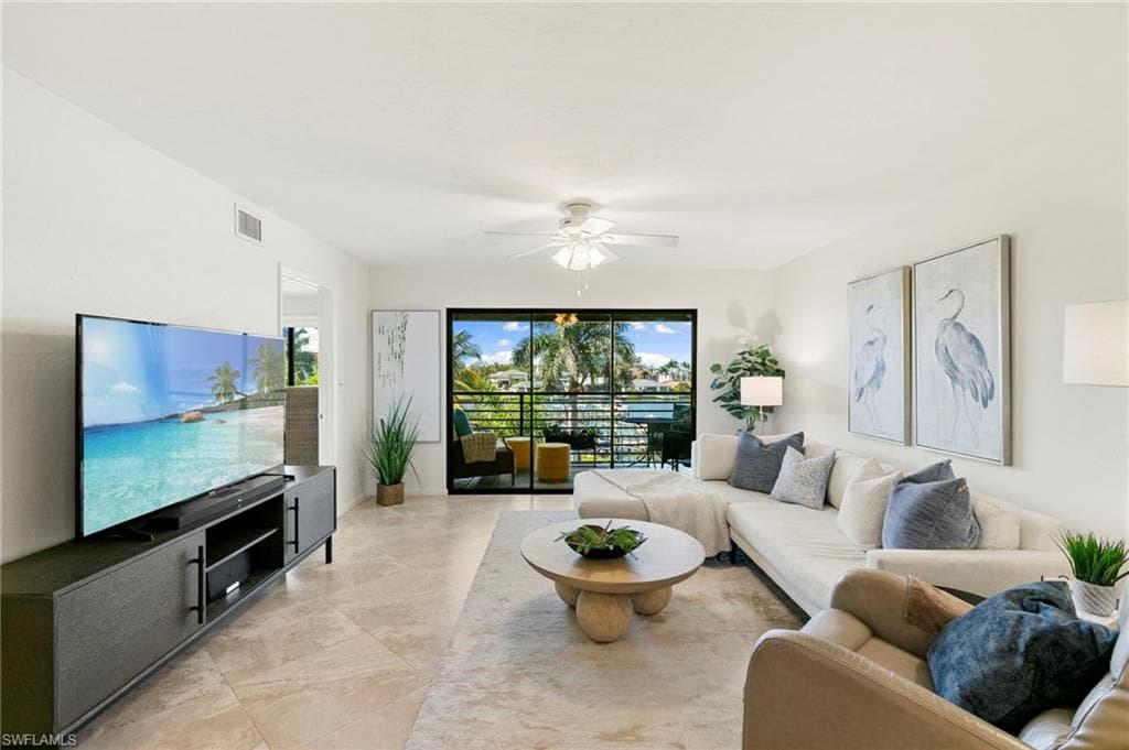 226 3rd ST 303-3