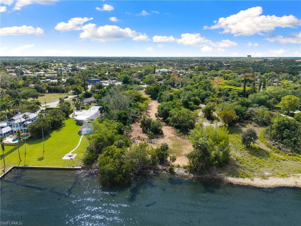 11480 McGregor BLVD-12
