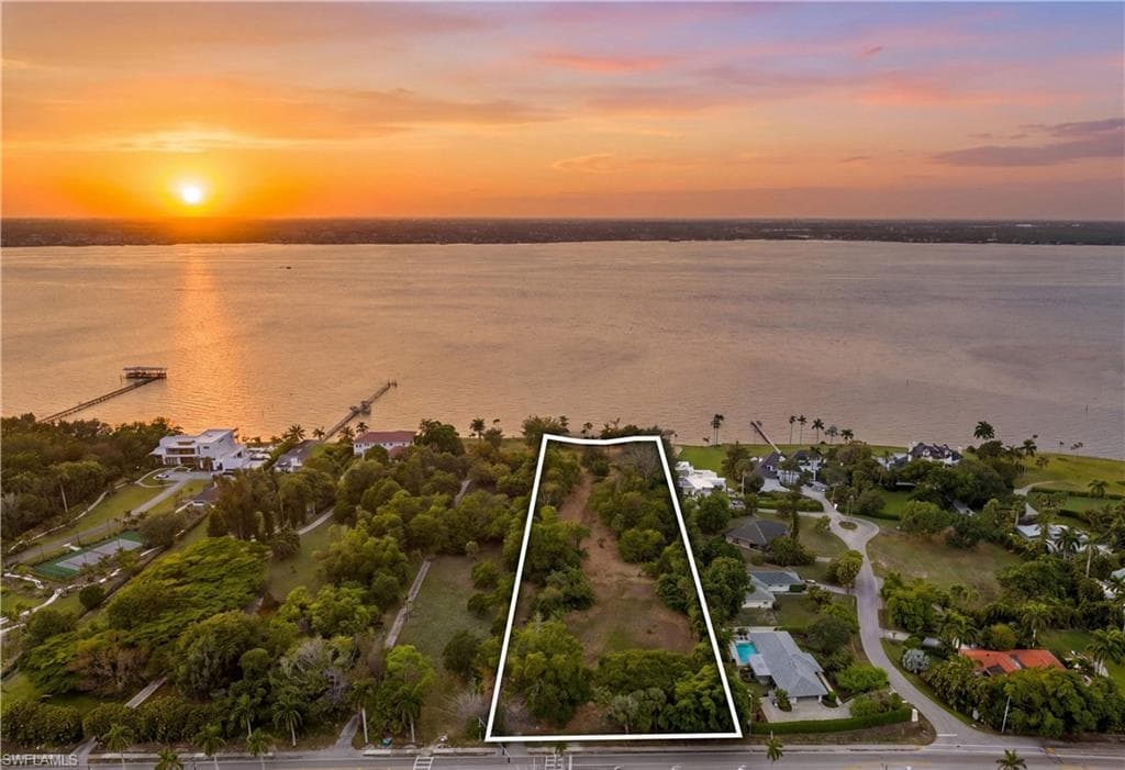 11480 McGregor BLVD-21