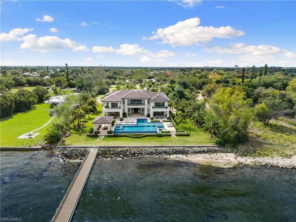 11480 McGregor BLVD-19