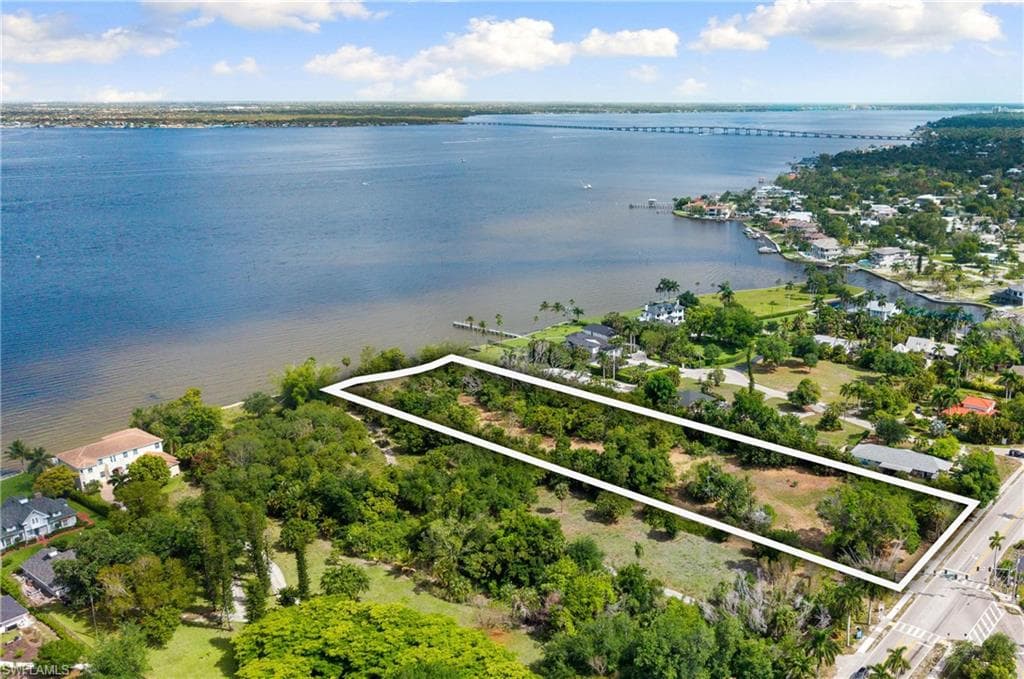 11480 McGregor BLVD-3