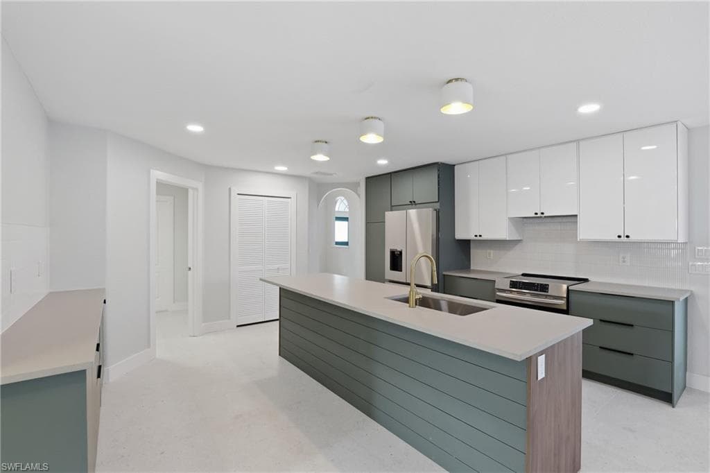 627 SW 56th ST-9