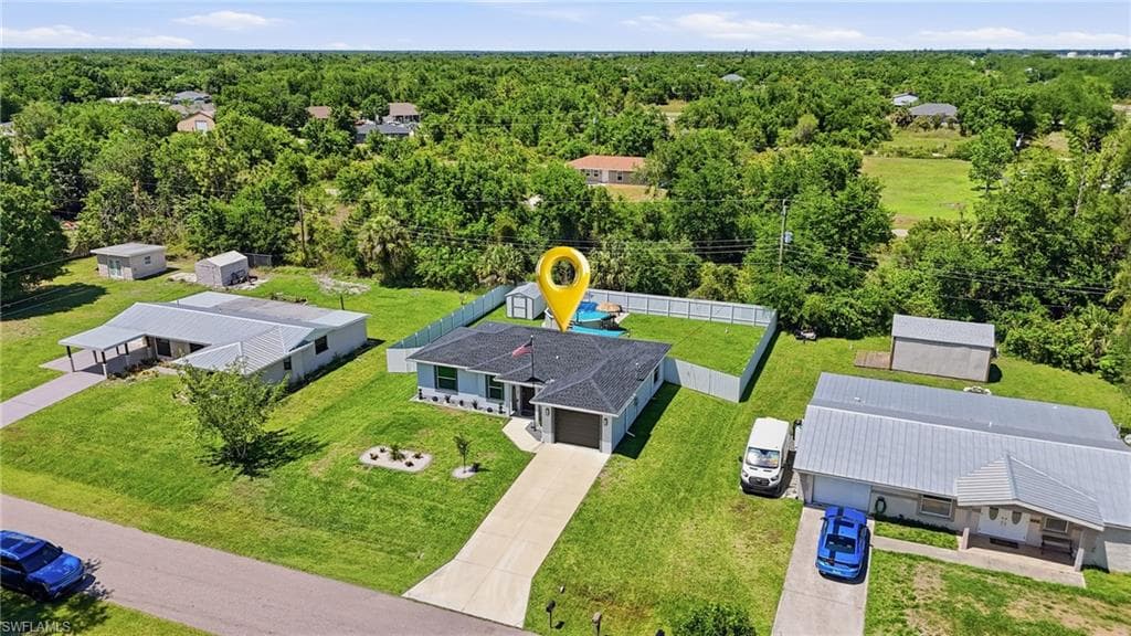 448 Glengary CIR-40
