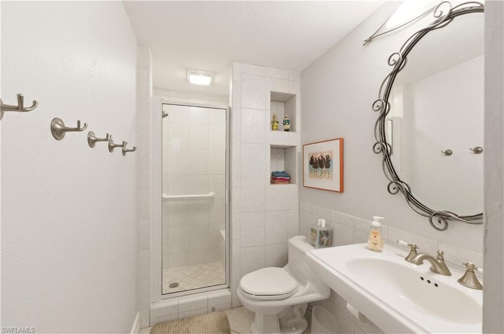 5579 Rattlesnake Hammock RD B7-19