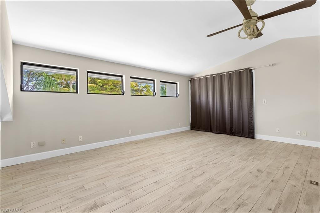 12331 Oak Brook CT-15