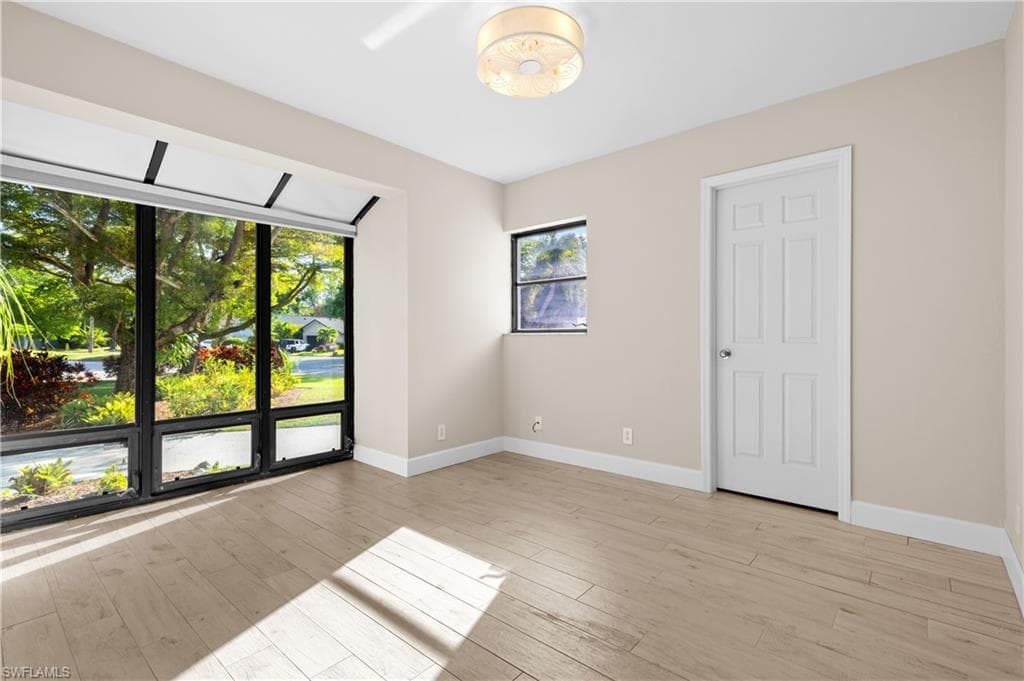 12331 Oak Brook CT-20
