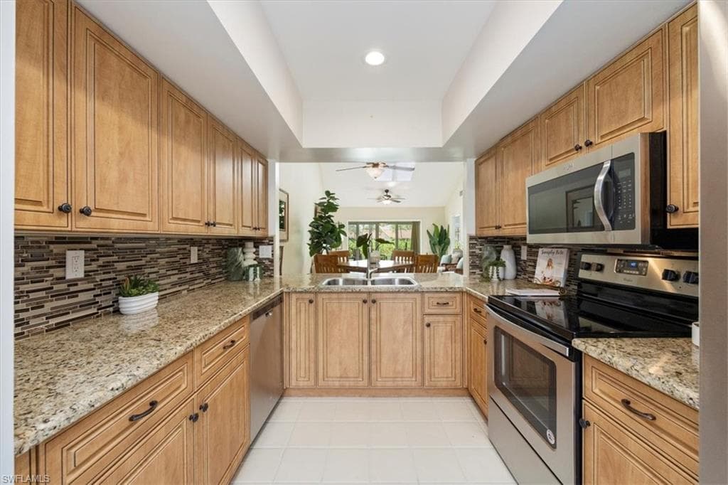 245 Deerwood CIR 12-8-11