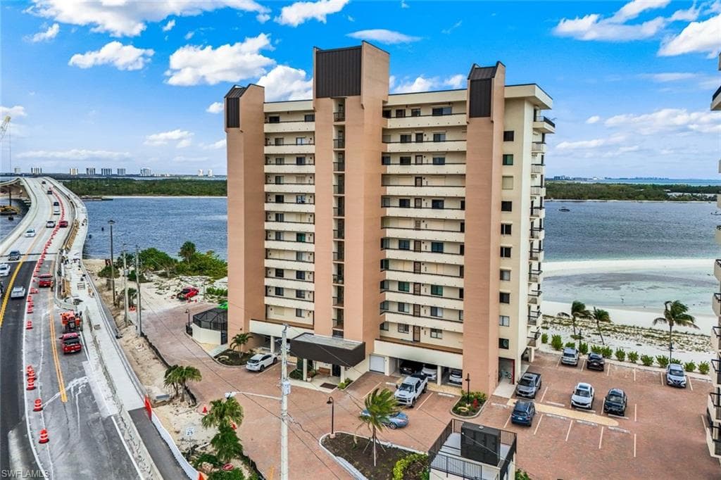 8402 Estero BLVD 601-1
