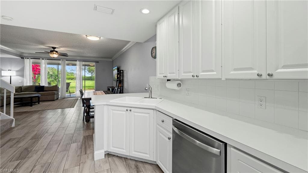 5766 Cove CIR 24-7