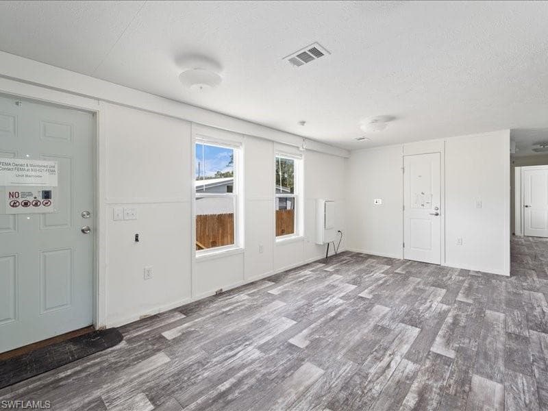 1038 Canopy LN-11