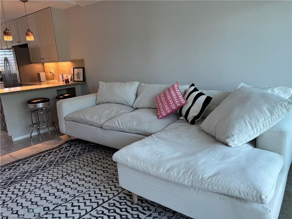 490 Broad AVE S H490-4