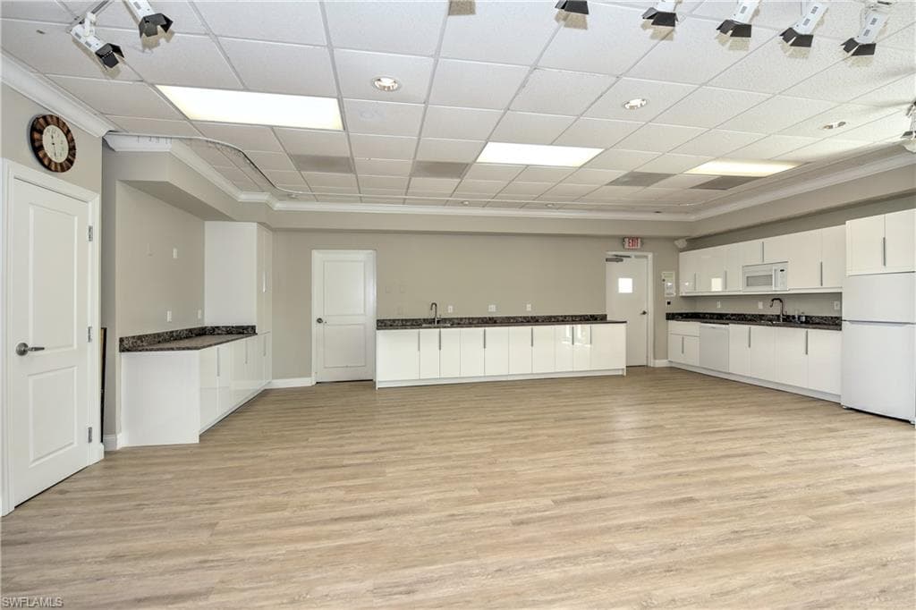 490 Broad AVE S H490-18