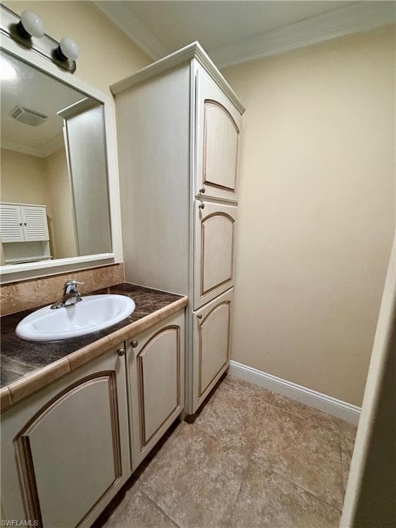 1066 Silver Lakes BLVD-16