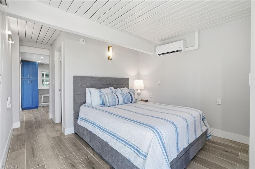 239 Curlew ST-28