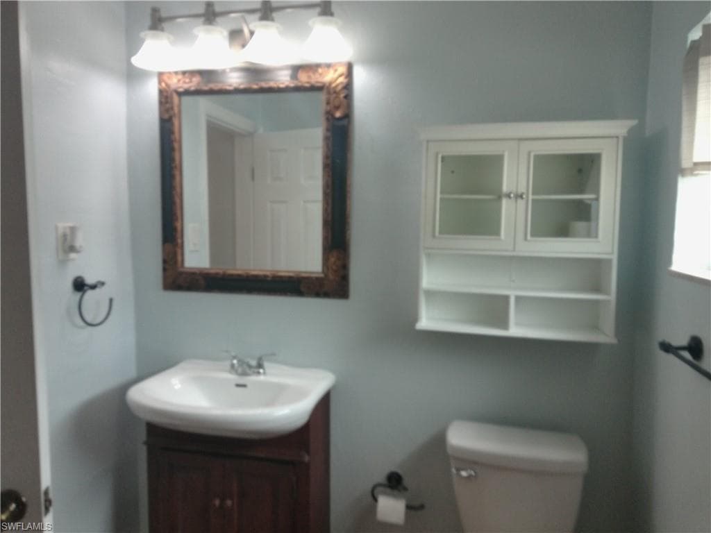 1443 Ricardo AVE-12