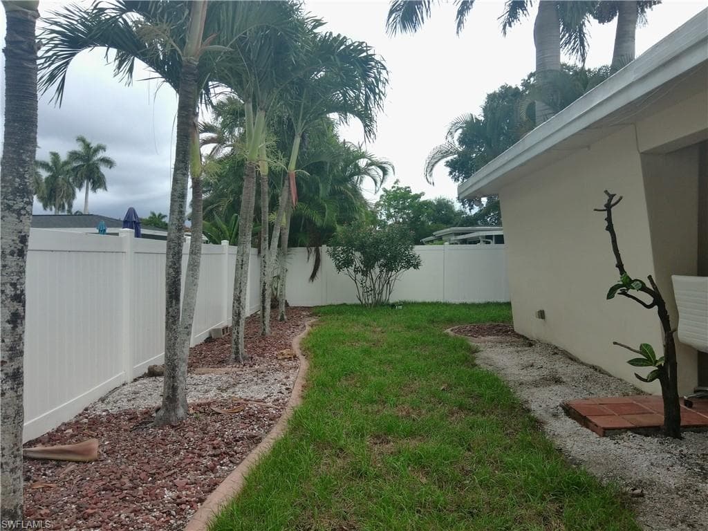 1443 Ricardo AVE-21