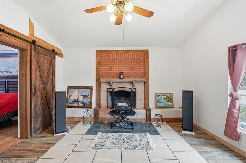 1631 North DR-8
