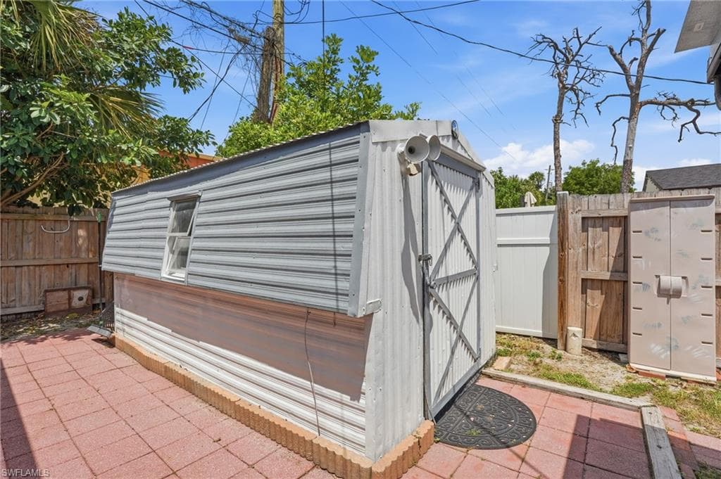 1631 North DR-40