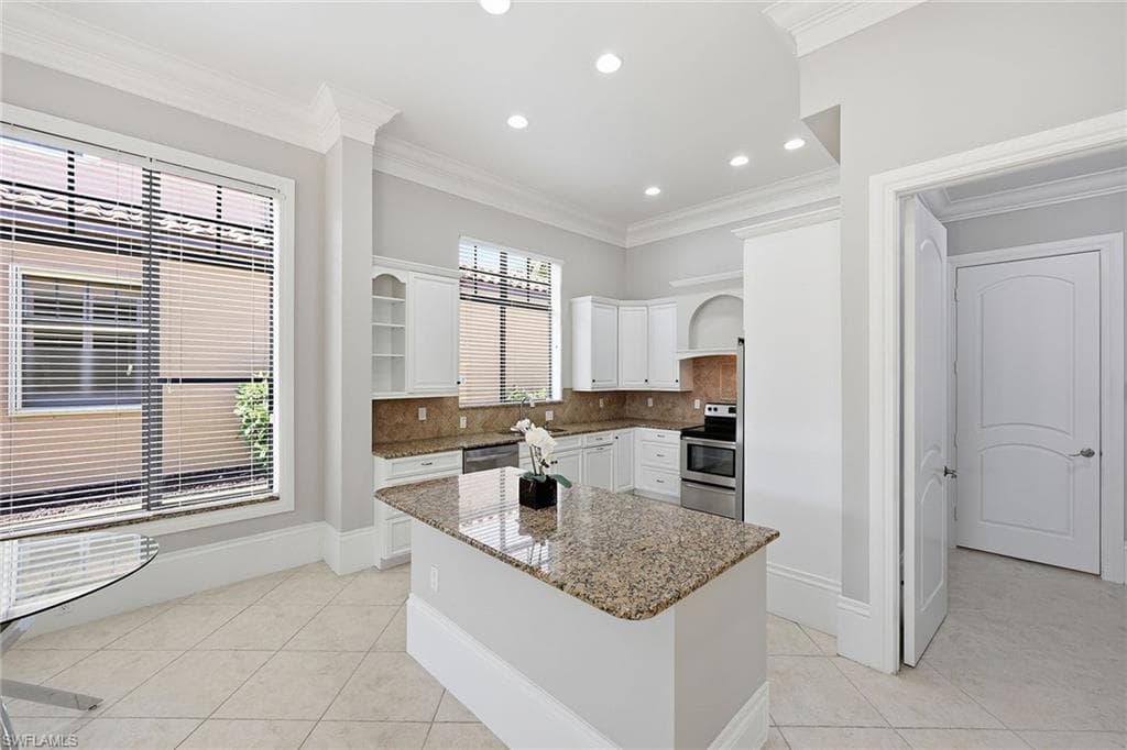 21701 Arenga LN-24