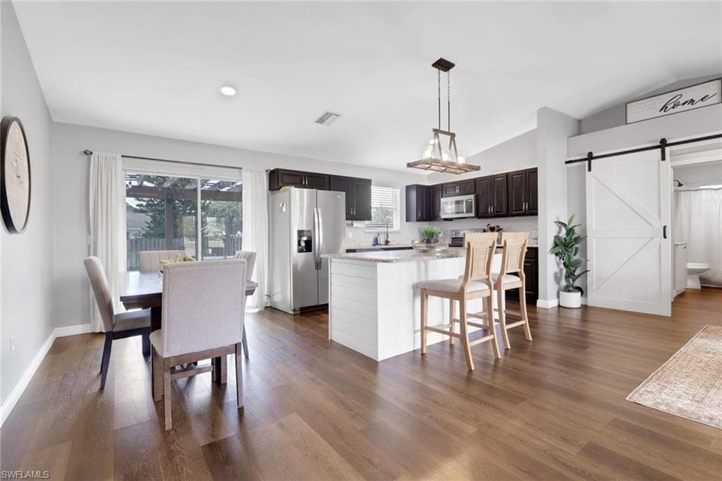 3300 Valencia DR-6