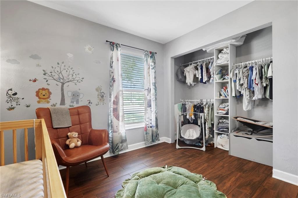 3300 Valencia DR-19