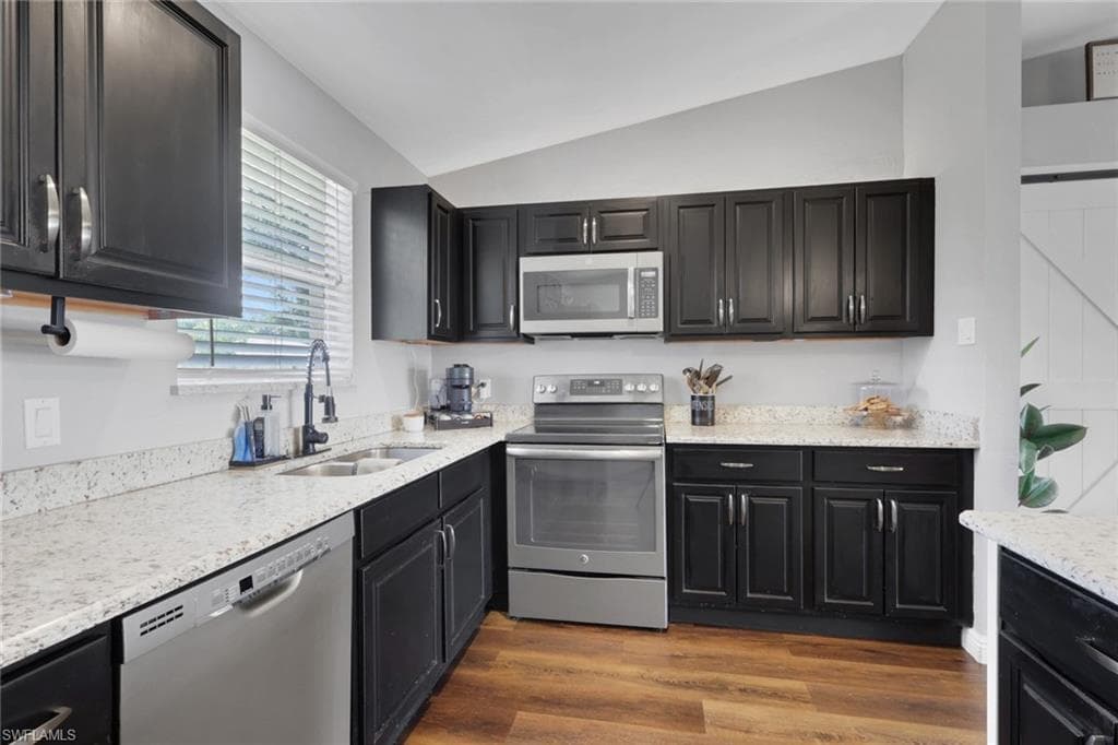 3300 Valencia DR-7