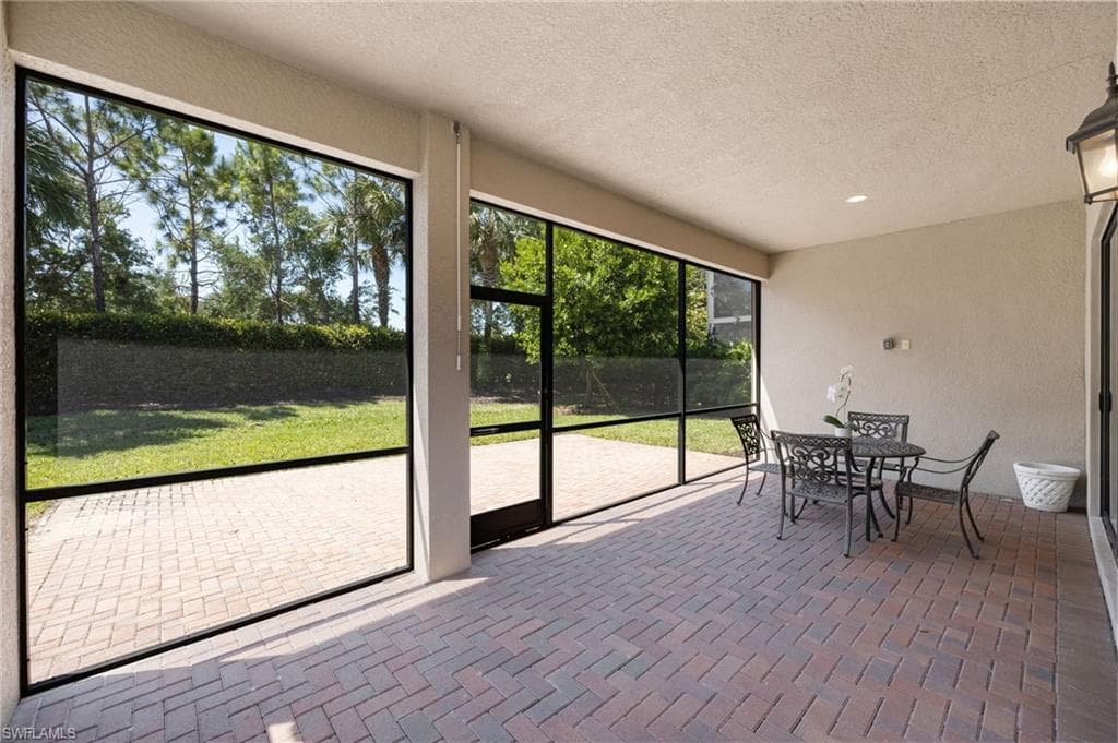 13736 Luna DR-22