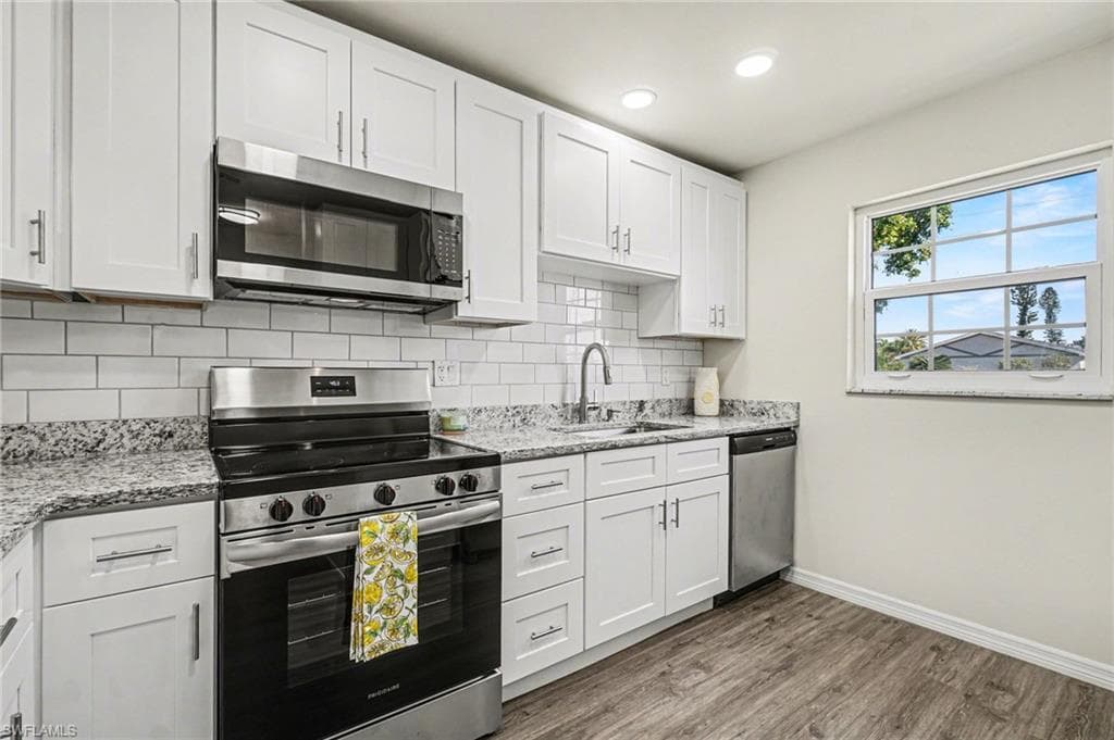 1382 Myerlee Country Club BLVD-5