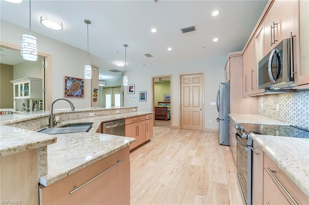 15088 Stella Del Mar LN-10