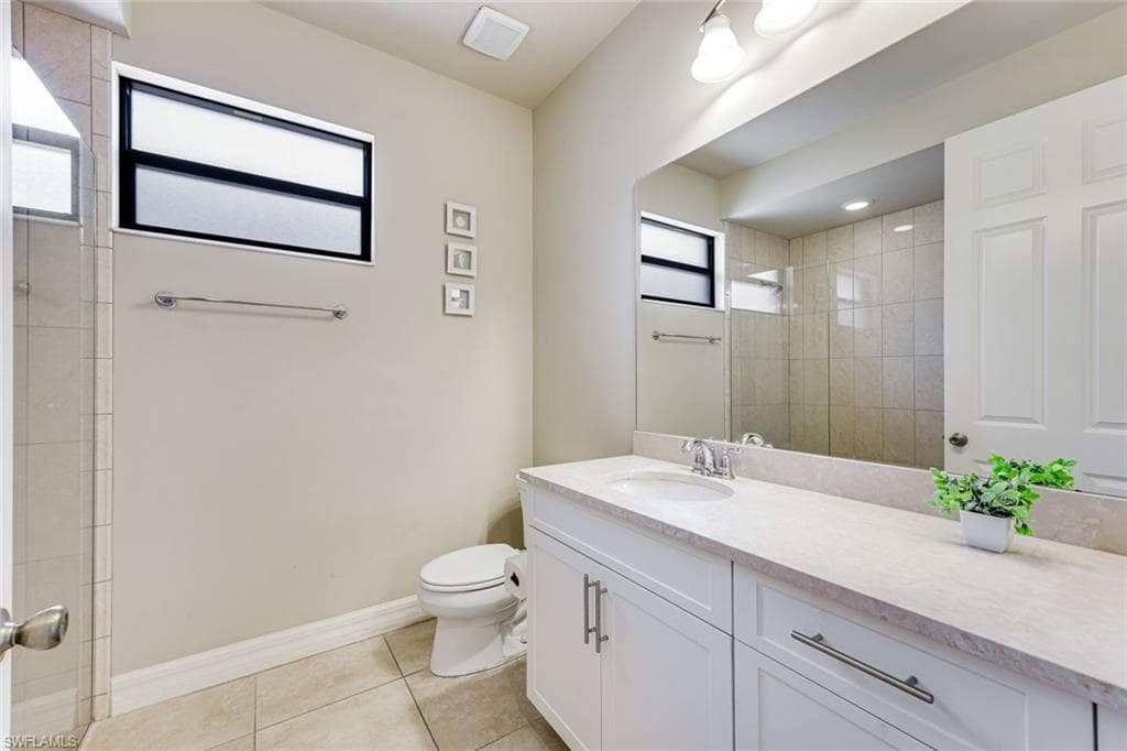 1221 Briarwood CT-12